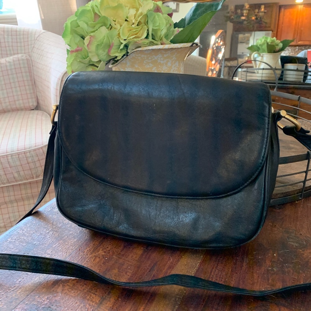 Valeri Steven’s purse